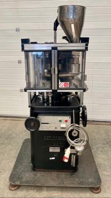 Novatech Stock 4174 Manesty 16 station B Betapress